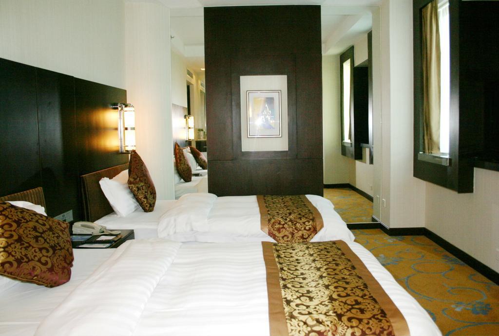 Plaza Hotel Beijing Exterior foto